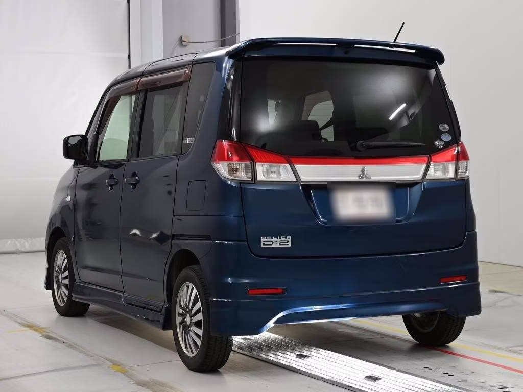 MITSUBISHI DELICA D:2