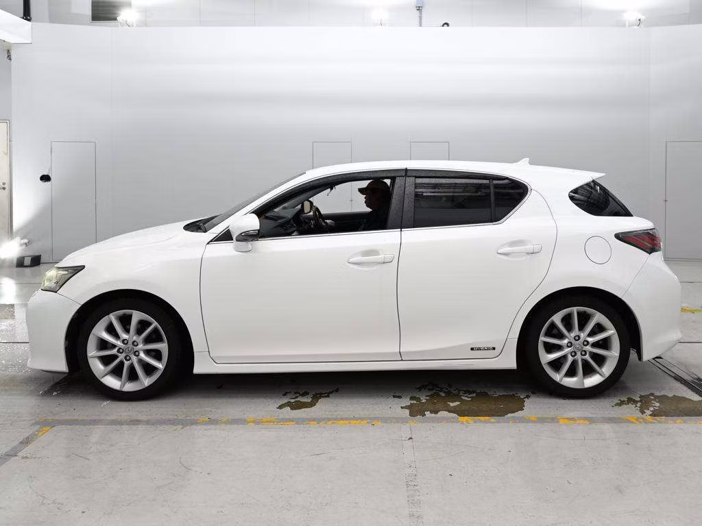 LEXUS CT200H