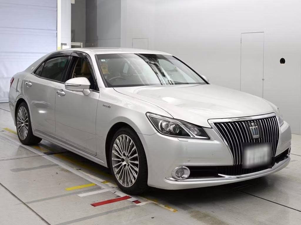 TOYOTA CROWN MAJESTA