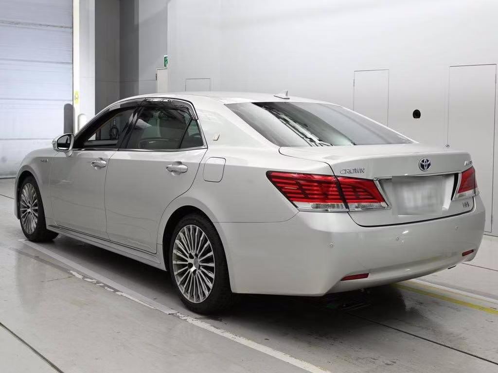 TOYOTA CROWN MAJESTA