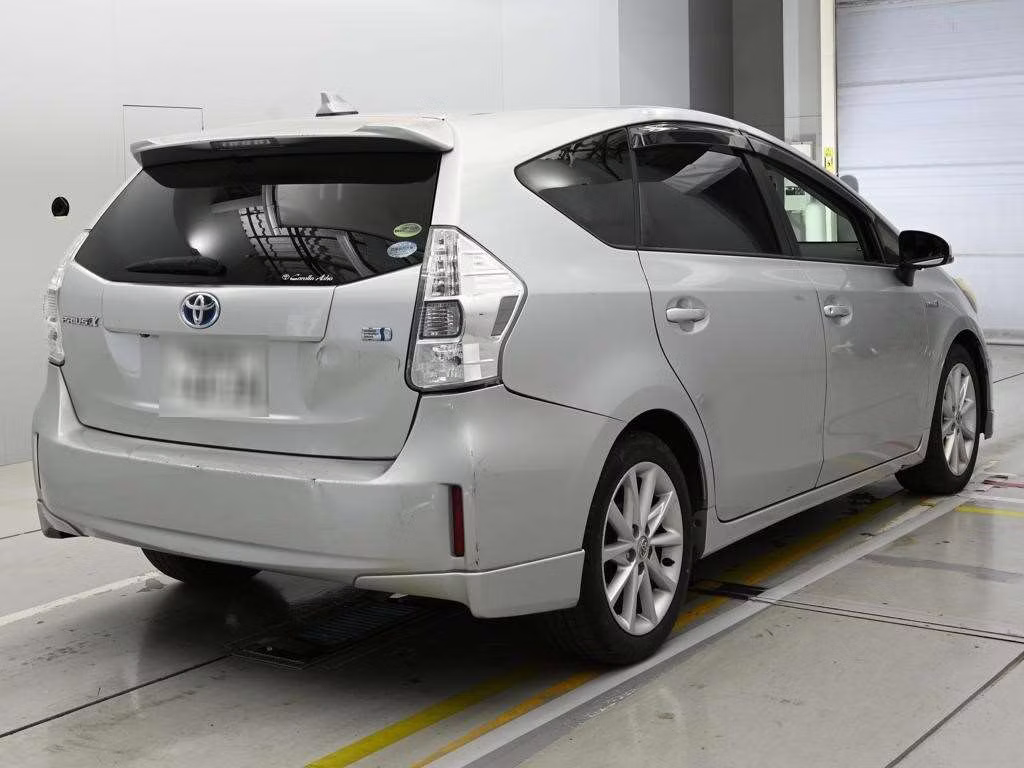 TOYOTA PRIUS ALPHA
