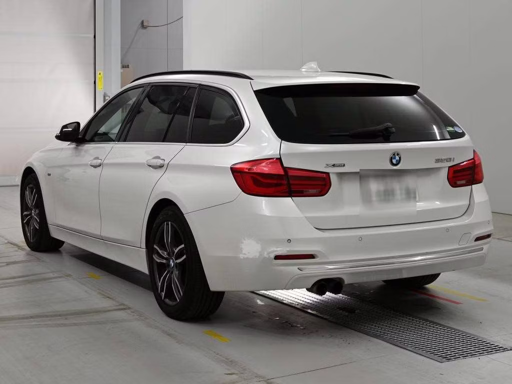 BMW 3-SERIES