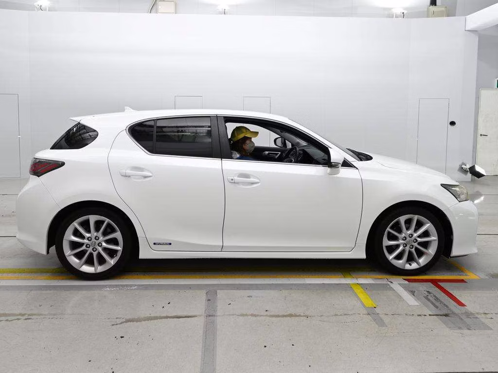 LEXUS CT200H