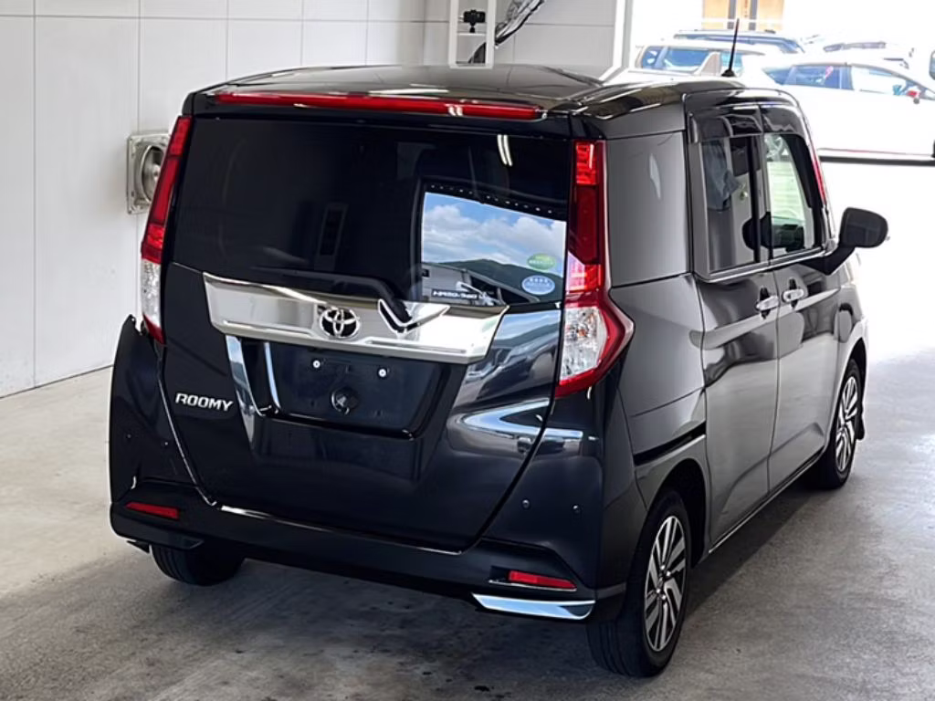 TOYOTA ROOMY