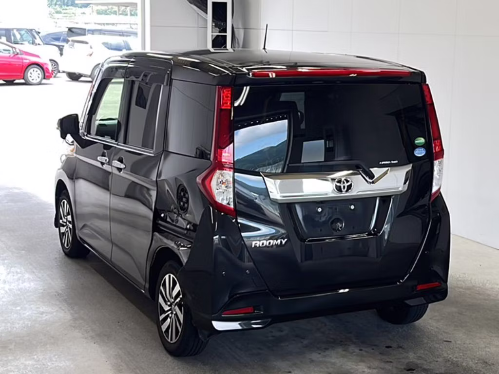 TOYOTA ROOMY