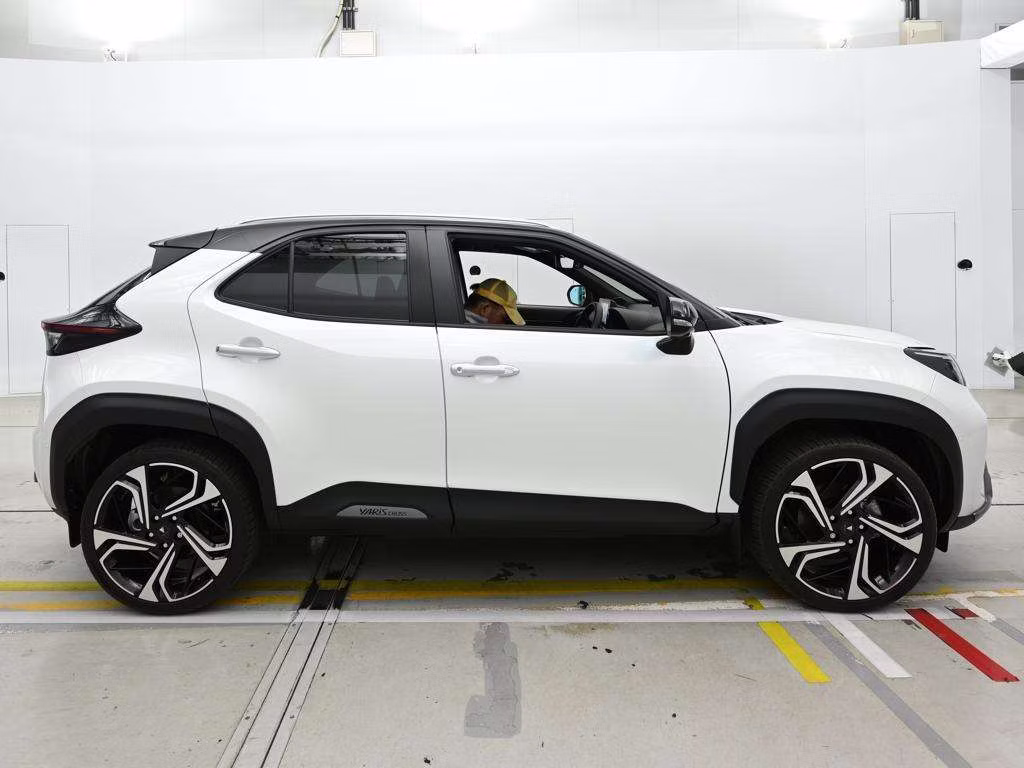TOYOTA YARIS CROSS