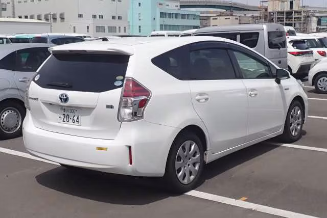 TOYOTA PRIUS ALPHA