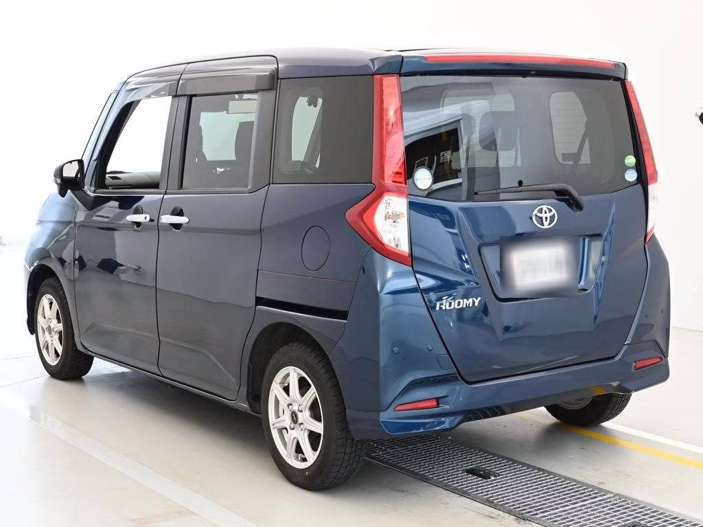 TOYOTA ROOMY