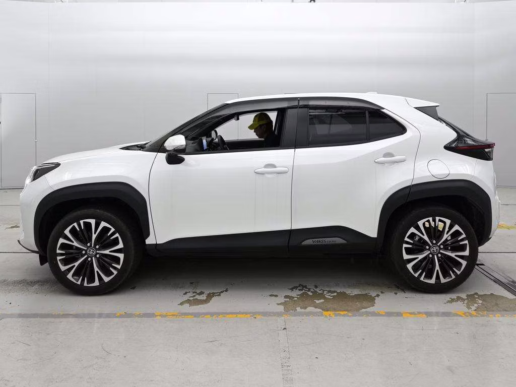 TOYOTA YARIS CROSS