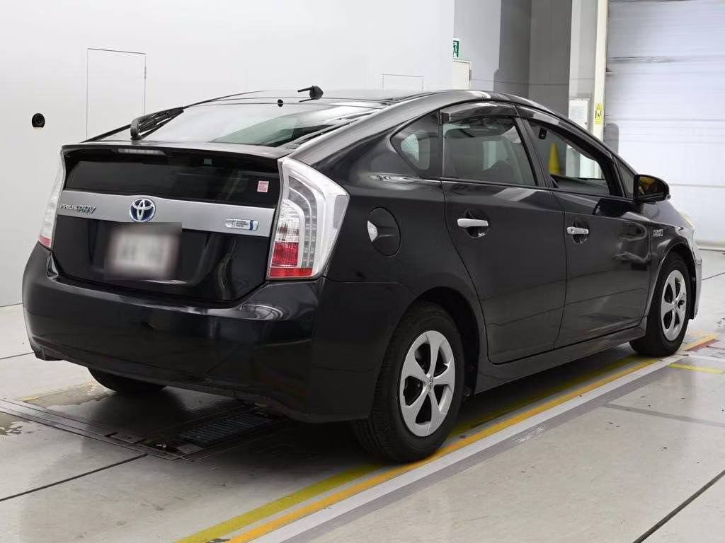 TOYOTA PRIUS PHV