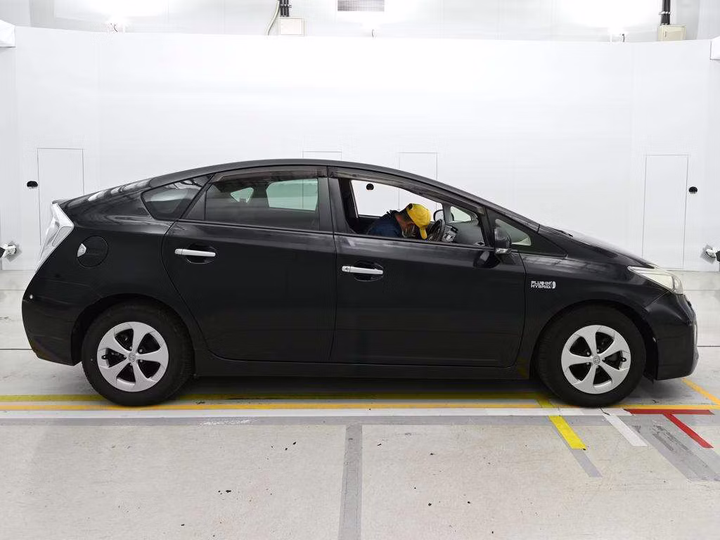 TOYOTA PRIUS PHV