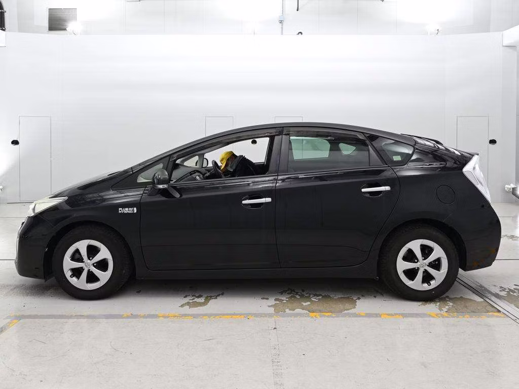 TOYOTA PRIUS PHV