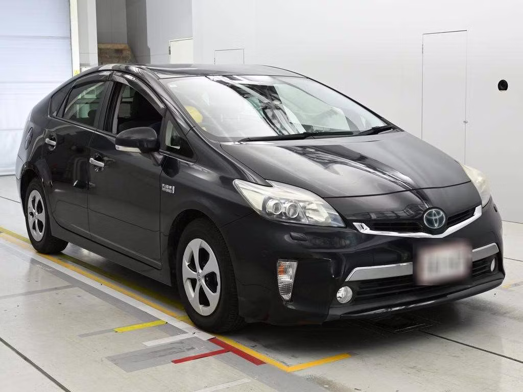 TOYOTA PRIUS PHV
