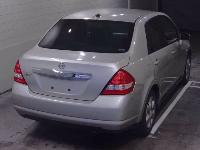NISSAN TIIDA LATIO