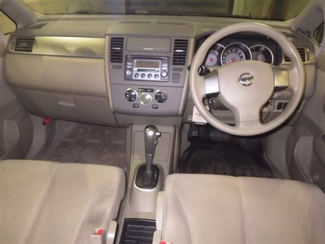 NISSAN TIIDA LATIO
