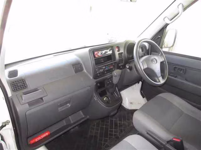 TOYOTA PIXIS VAN