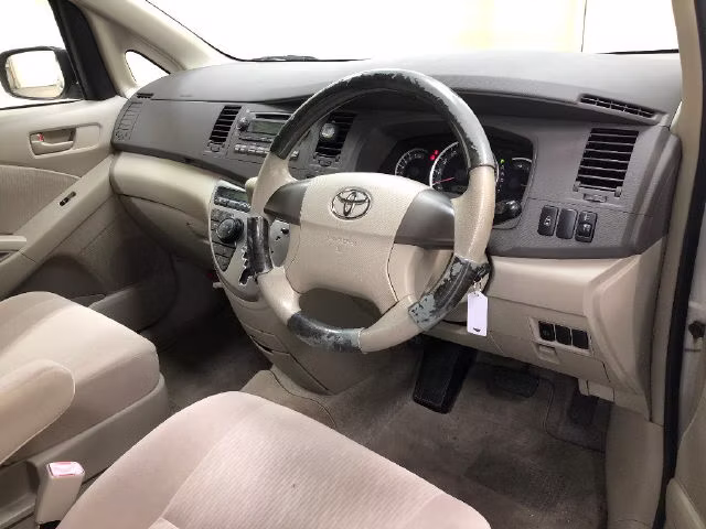 TOYOTA ISIS