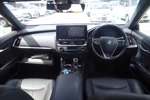 TOYOTA CROWN