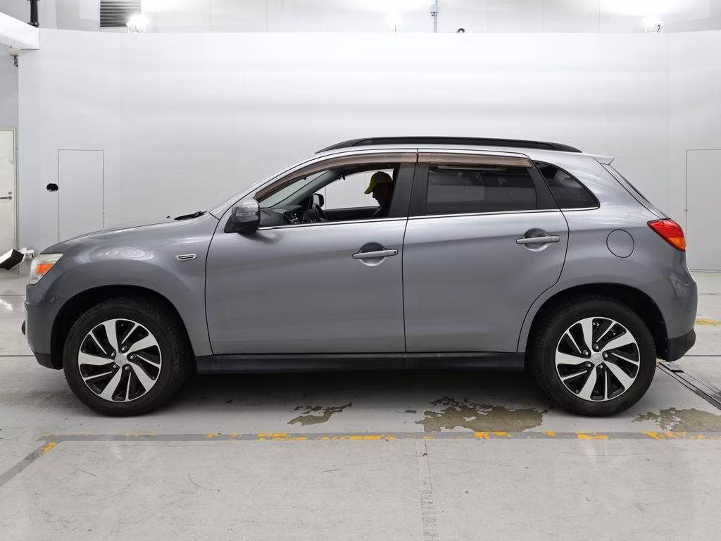 MITSUBISHI RVR