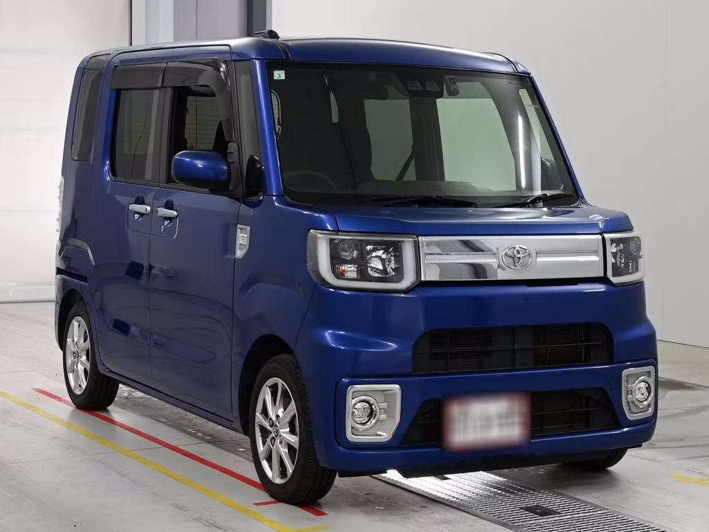TOYOTA PIXIS MEGA