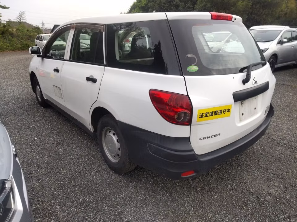 MITSUBISHI LANCER