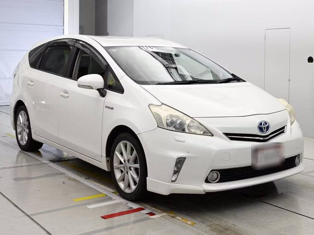 TOYOTA PRIUS ALPHA