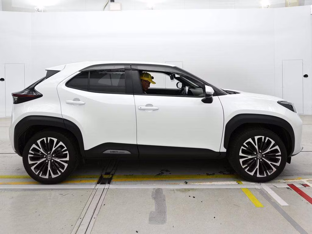 TOYOTA YARIS CROSS