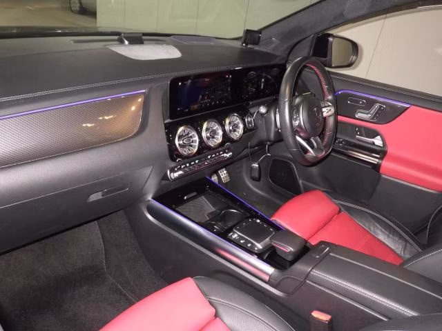 MERCEDES-BENZ GLA-CLASS