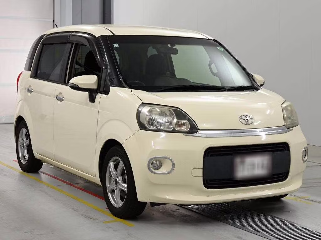TOYOTA PORTE