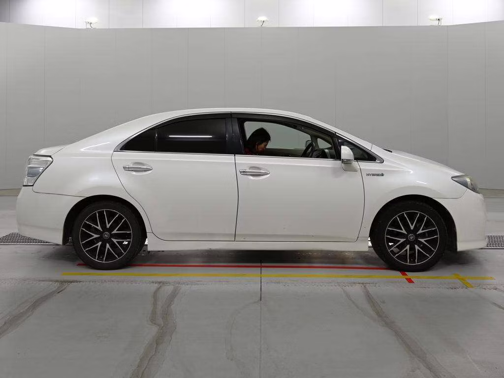 TOYOTA SAI