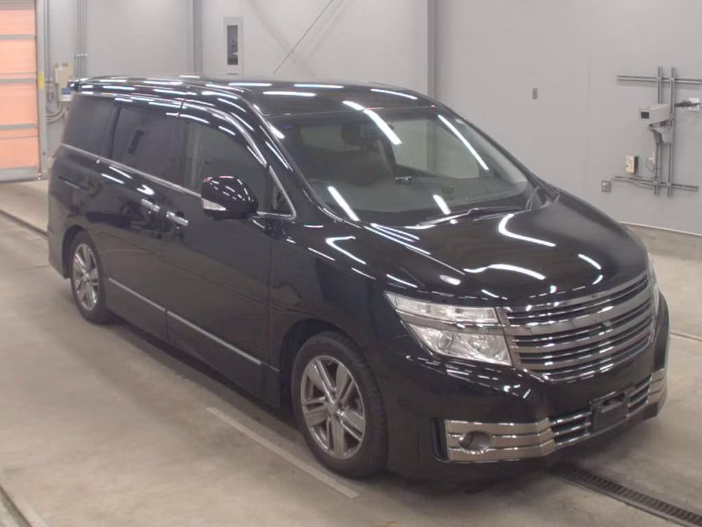 NISSAN ELGRAND