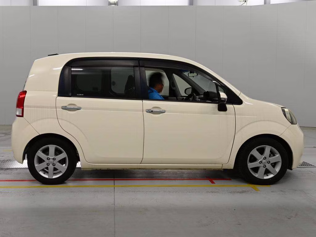 TOYOTA PORTE
