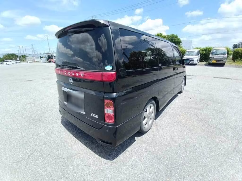 NISSAN ELGRAND