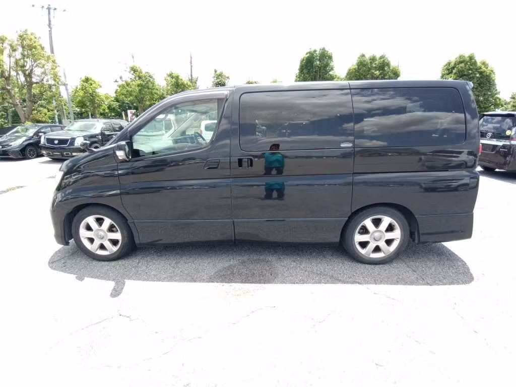NISSAN ELGRAND