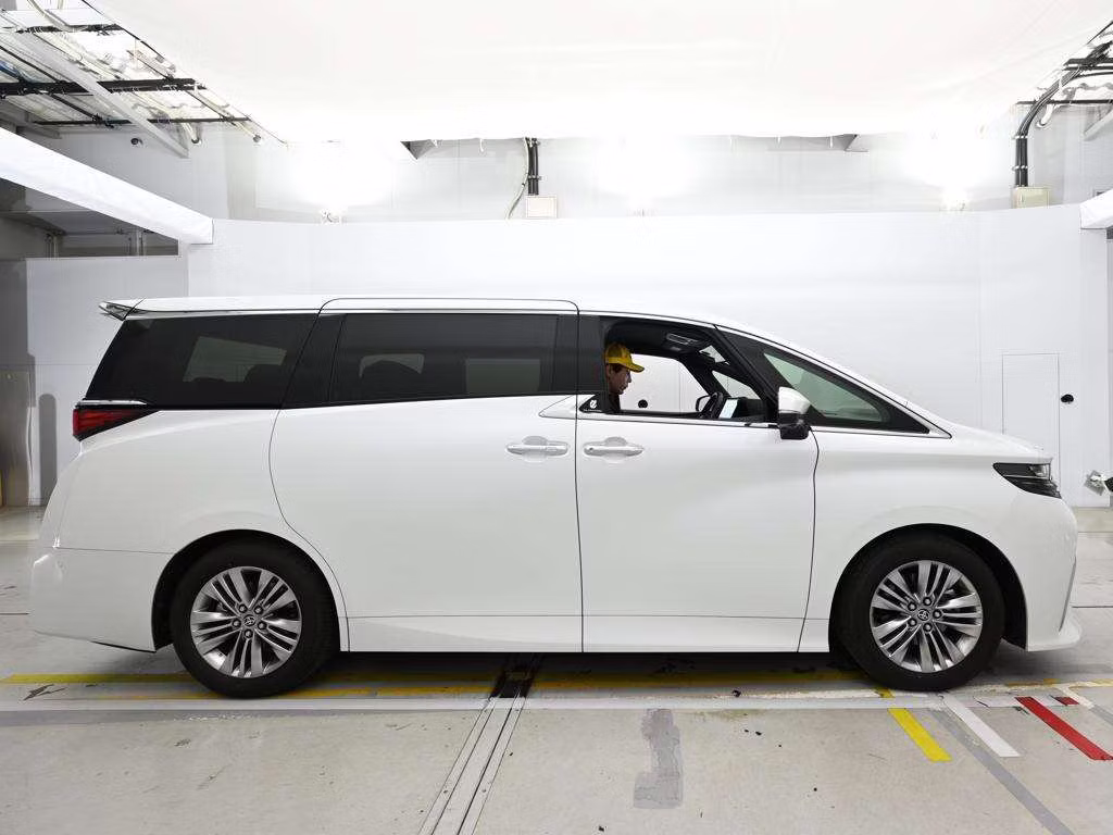 TOYOTA ALPHARD