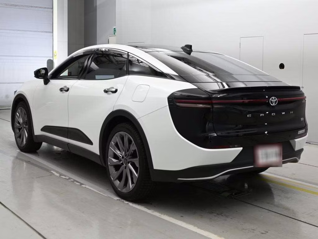 TOYOTA CROWN