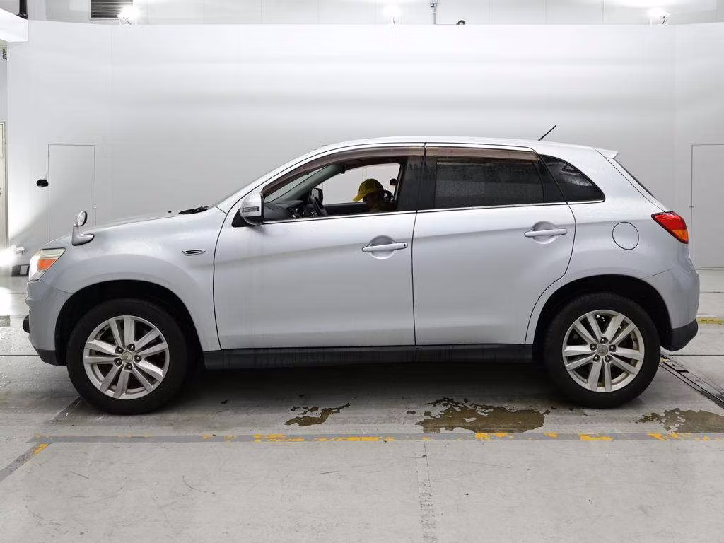 MITSUBISHI RVR