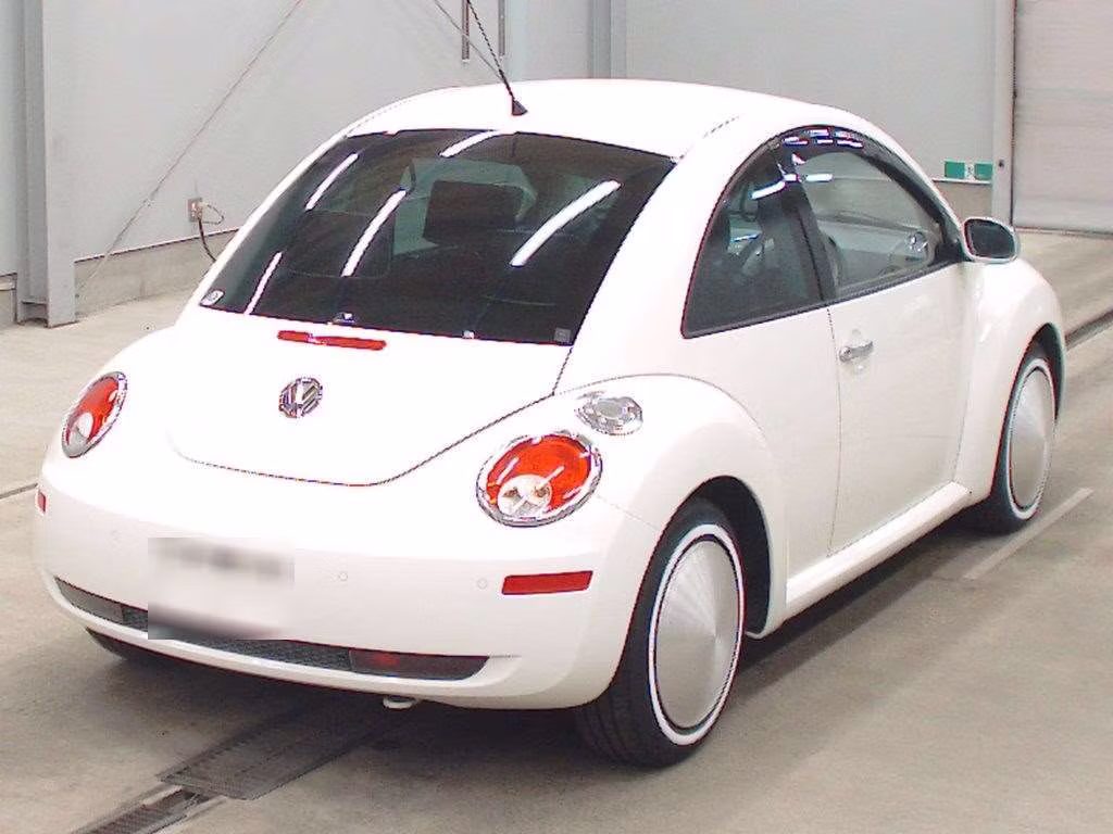 VOLKSWAGEN BEETLE