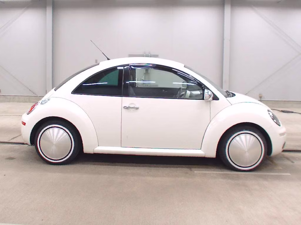VOLKSWAGEN BEETLE