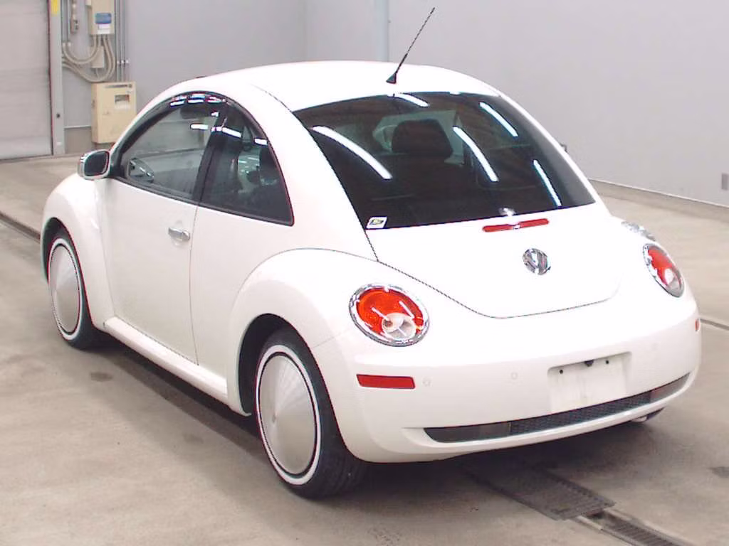 VOLKSWAGEN BEETLE
