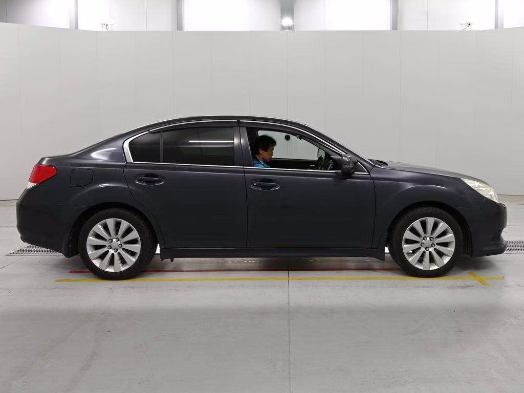 SUBARU LEGACY B4