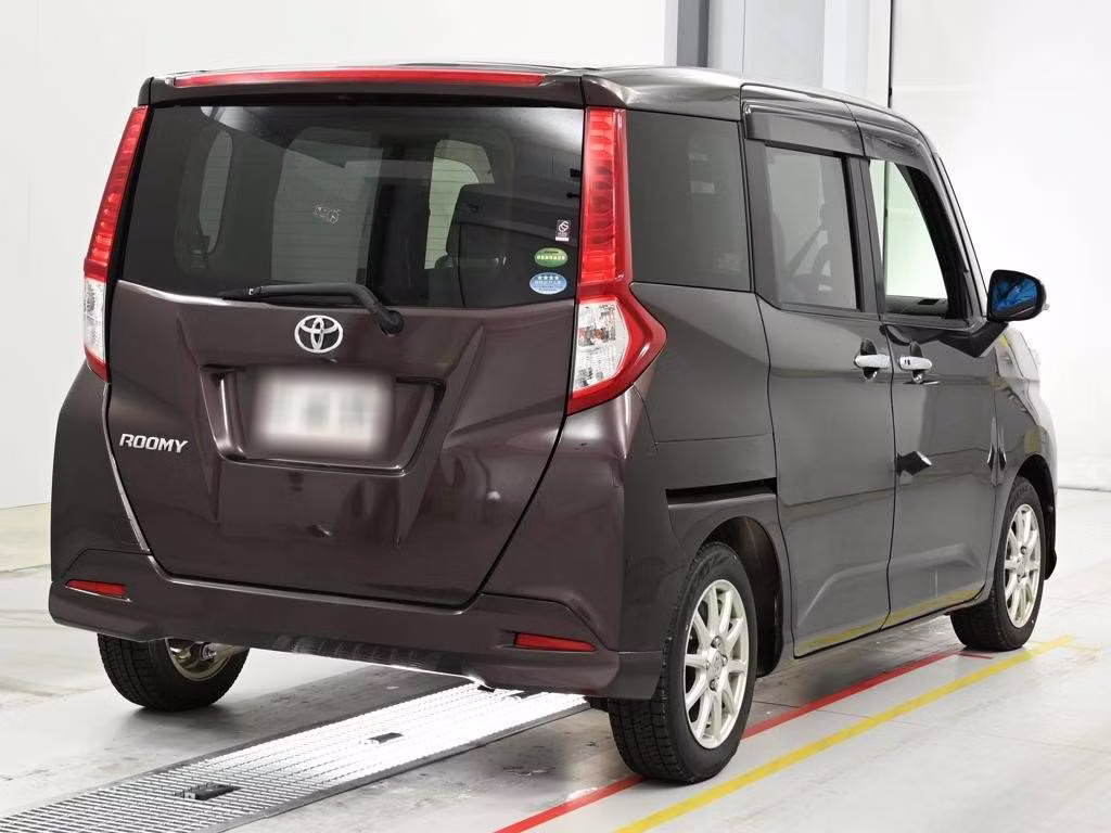 TOYOTA ROOMY