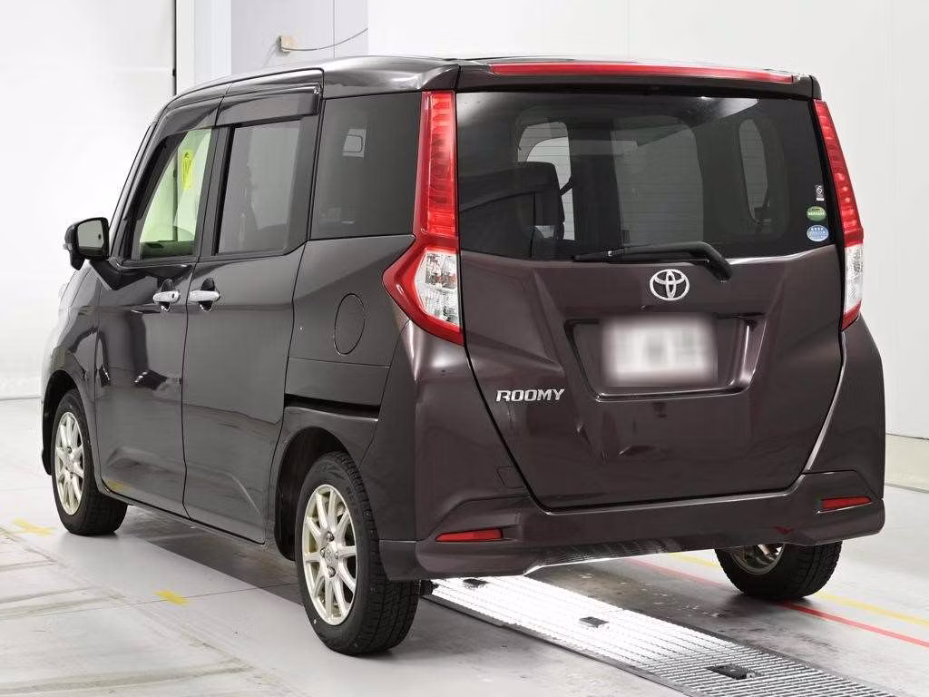 TOYOTA ROOMY
