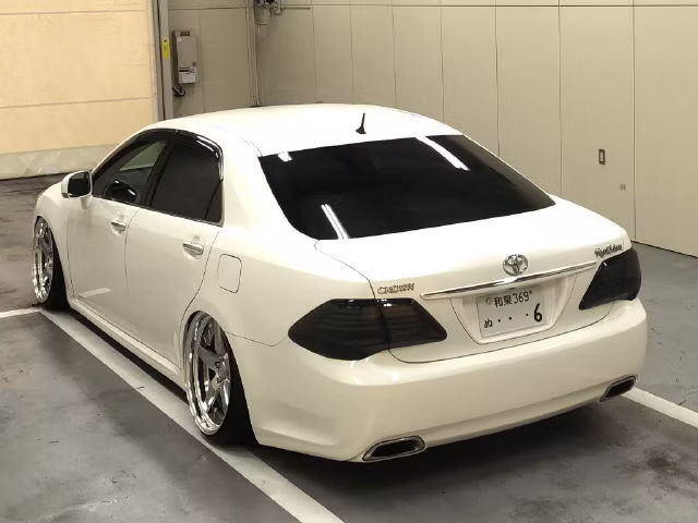 TOYOTA CROWN