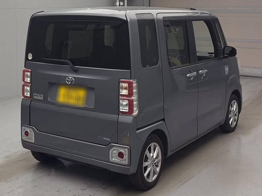 TOYOTA PIXIS MEGA