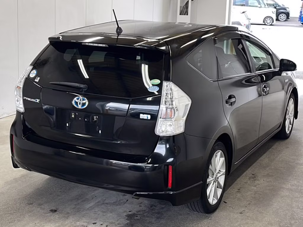 TOYOTA PRIUS ALPHA