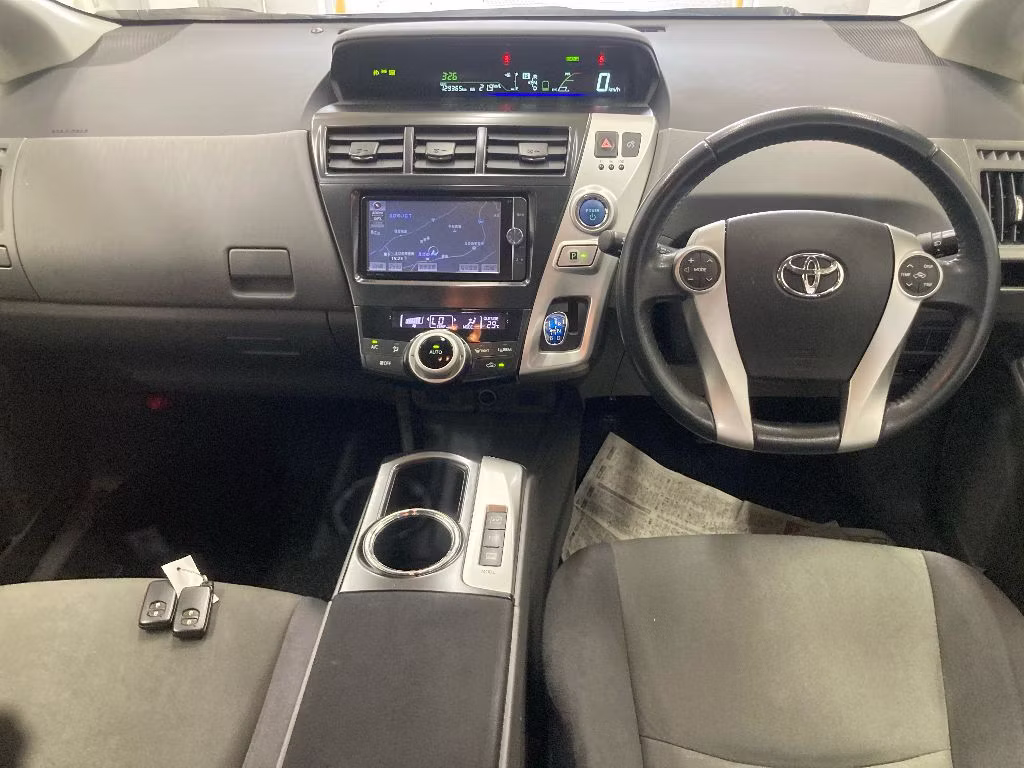 TOYOTA PRIUS ALPHA