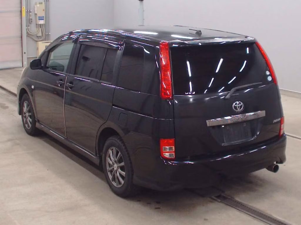 TOYOTA ISIS