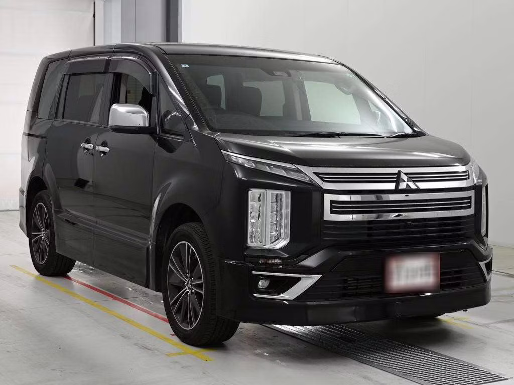 MITSUBISHI DELICA D:5