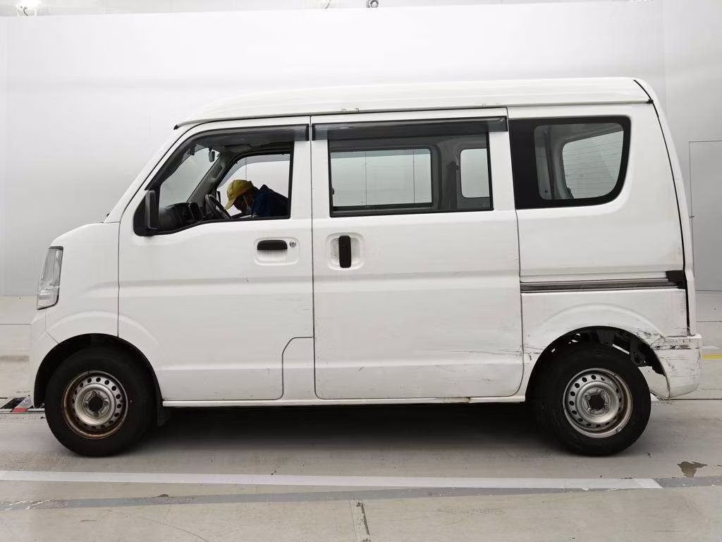 MITSUBISHI MINICAB